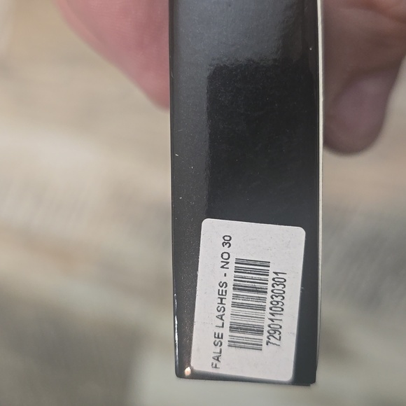 IL MAKIAGE Black False Lashes, Bundle Of  3 Pairs, NIB - Picture 3 of 3